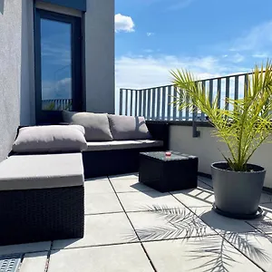 Sonnenwohnen Penthouse Direkt Bei U-bahn Und Therme Mit Anbindung Ins Zentrum Wien